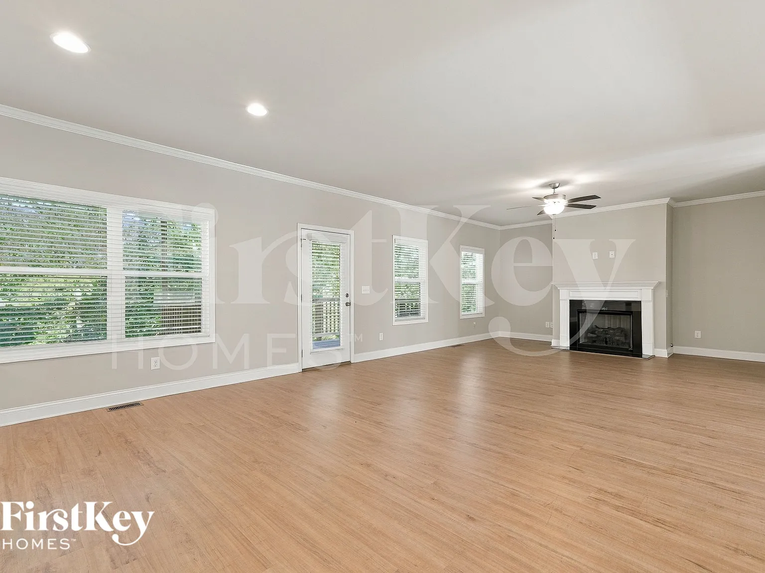 4 bed, 3.5 bath, 2610 sqft, $2,805 — Photo 2