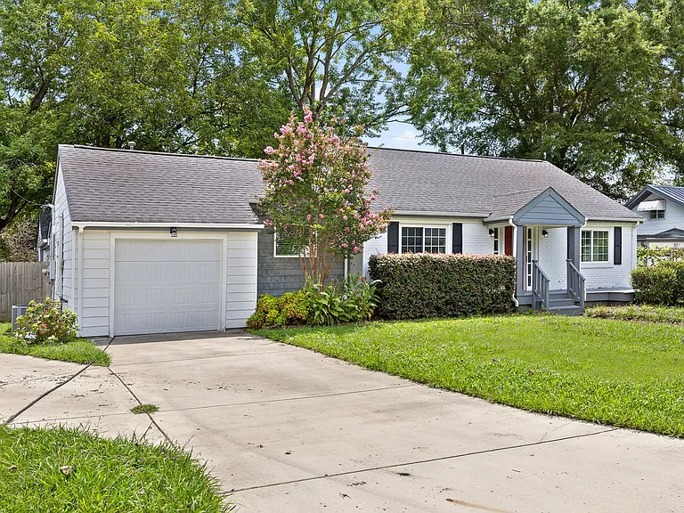 204 Haney Dr — Photo 2