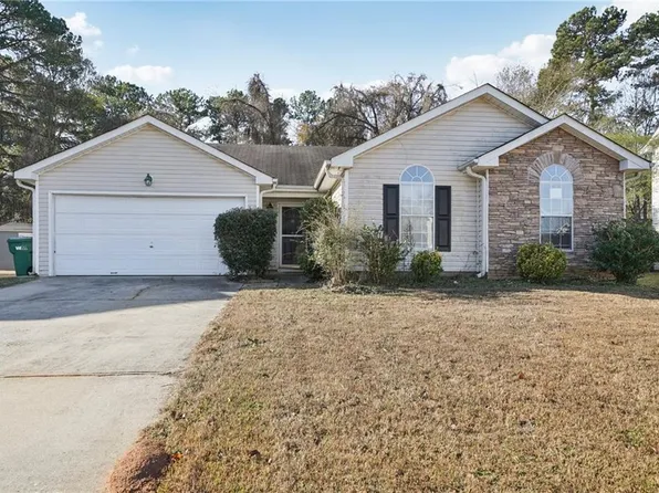 1443 Pebble Ridge Ln, Hampton, GA 30228