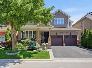 418 Montreal Cir, Hamilton, ON L8E 0E2