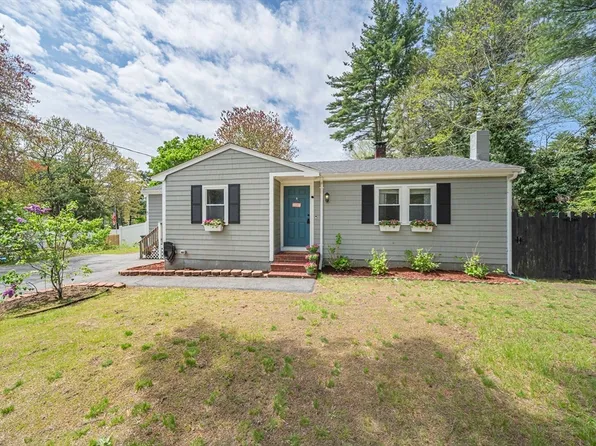5 Pine Cir, Pembroke, MA 02359