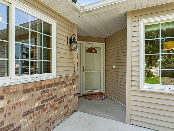4th image of 7632 Newbury Rd
