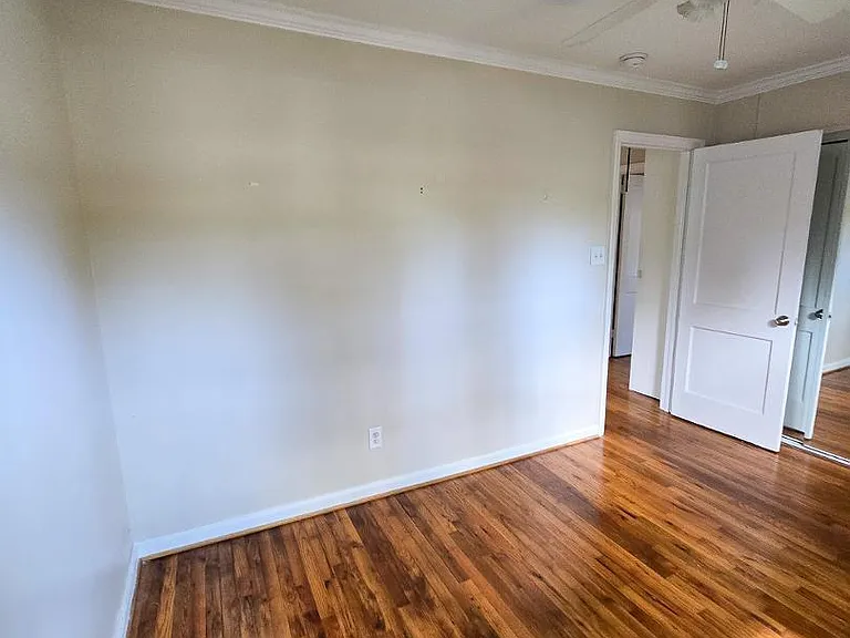 2211 Bernard St — Photo 20