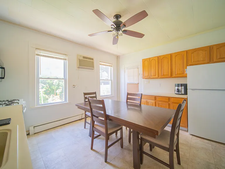 37-39 Elk St #1 — Photo 11