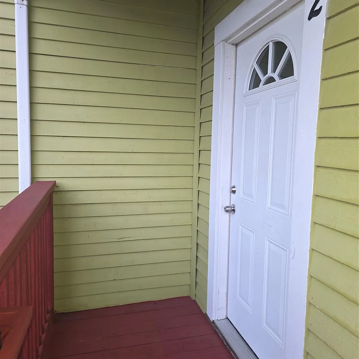 2 bed, 1.5 bath, 2886 sqft, $1,350 — Photo 2