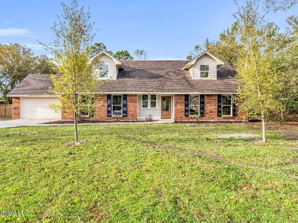 608 Esplanade Ave, Bay Saint Louis, MS 39520