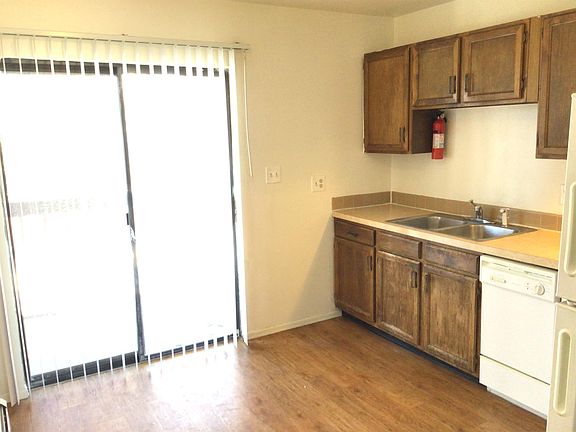 2nd image of 812-832 W 10th St #10457053