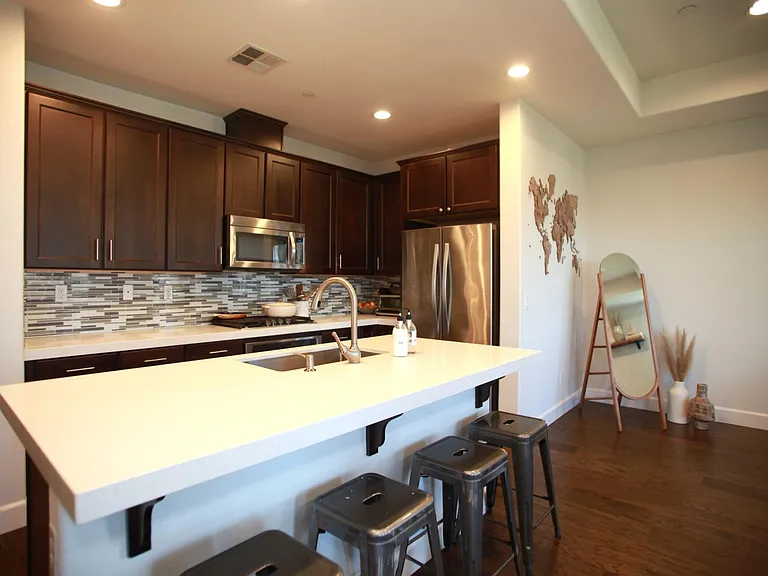 642 Bair Island Rd #1011 — Photo 9