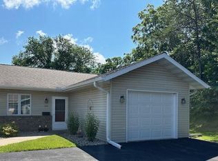 1565 N Dewey Ave, Reedsburg, WI 53959