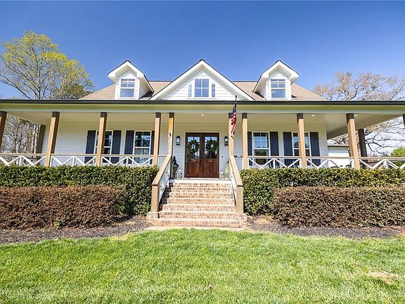 3rd image of 7093 Vaughn Rd