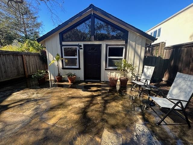 1st image of 910 Coleman Ave