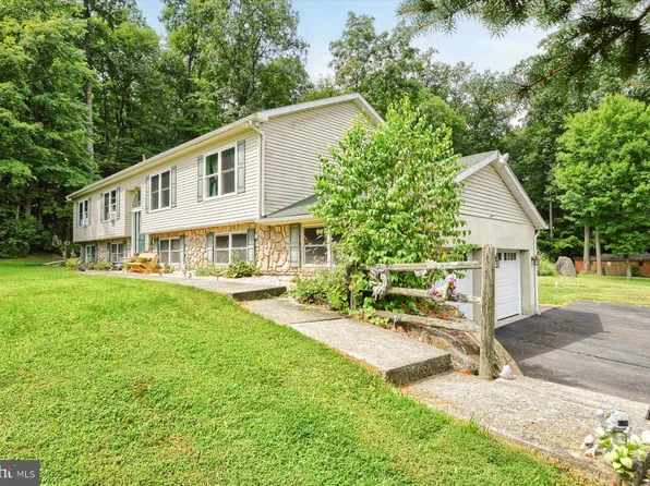 1021 Anna Ln, Sellersville, PA 18960