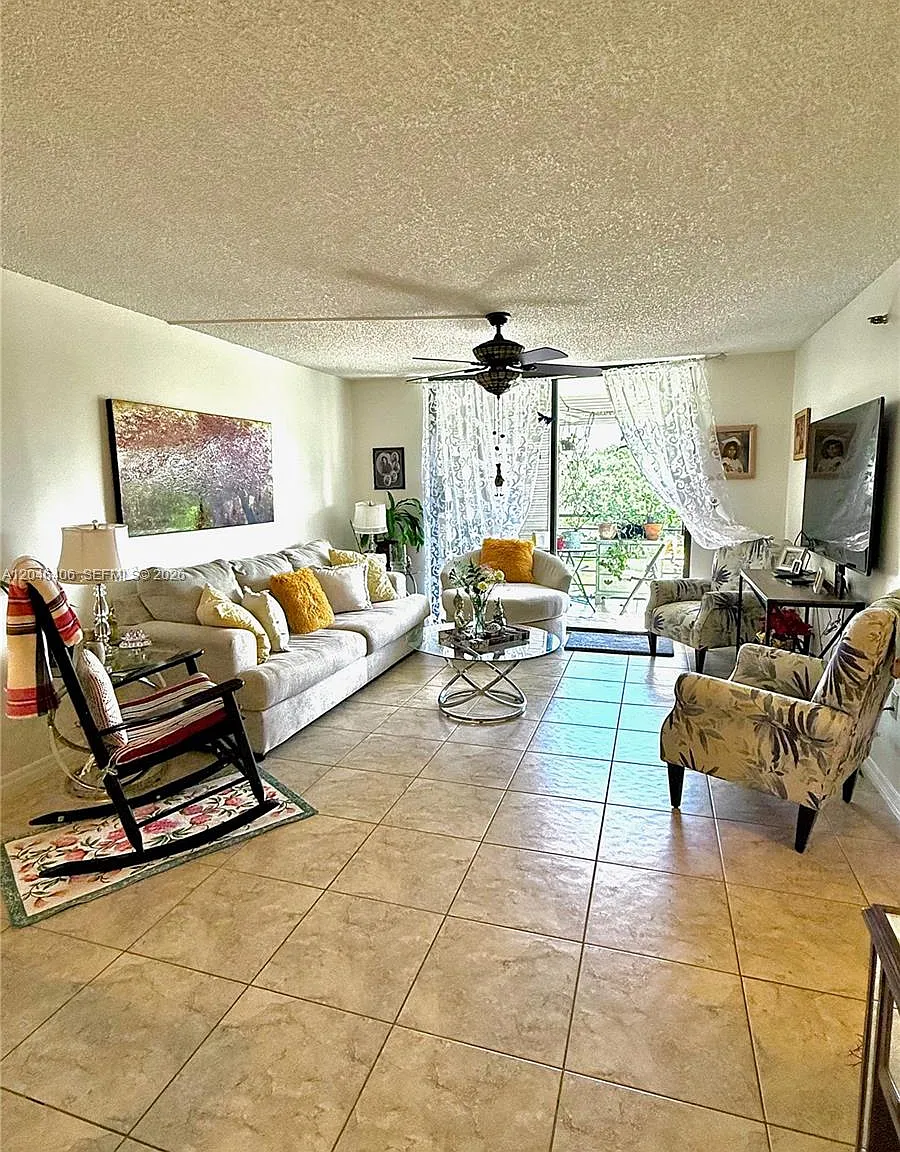 Park Place Condominium No — Photo 1
