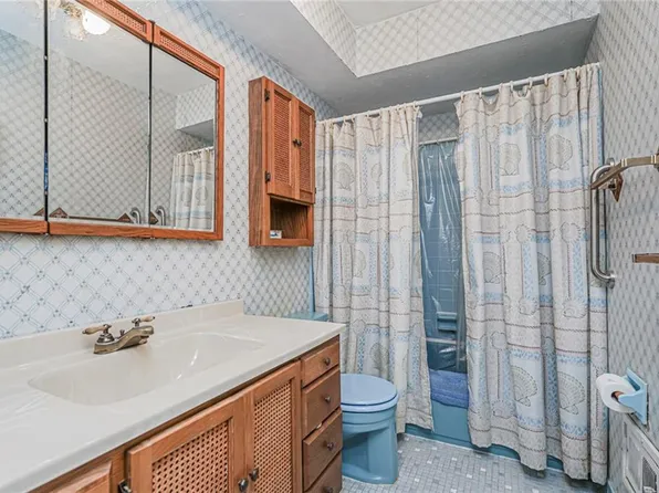 38 Bleeker Place image 15 of 35