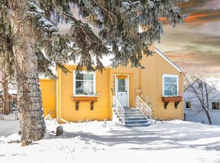 1623 E Summit St SW, Calgary, AB T3C 2L8