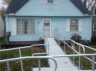 32220 Dickerson Rd, Eastlake, OH 44095