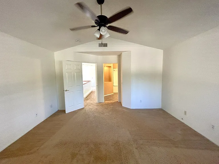 864 Bramble Ln — Photo 14