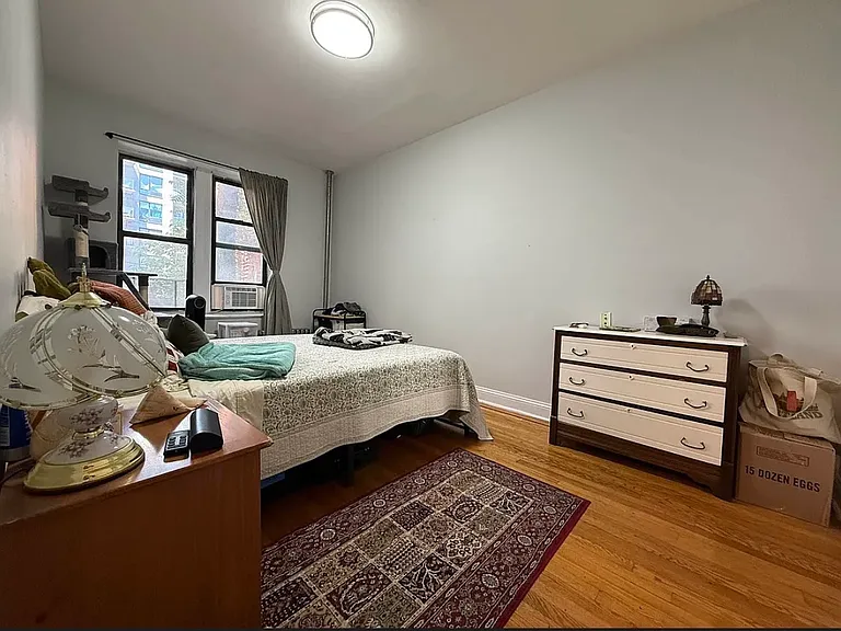 550 Ocean Ave #1B — Photo 4