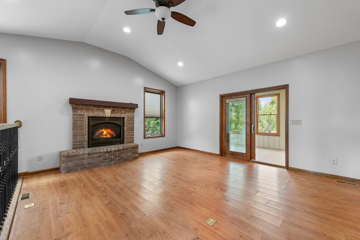 next background image