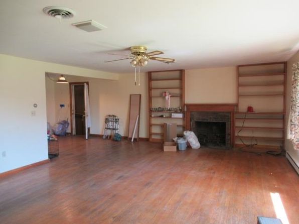 46 Old Route 5 S, Putney, VT 05346