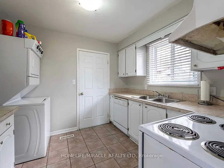 90 Tupper Dr #MAIN — Photo 2