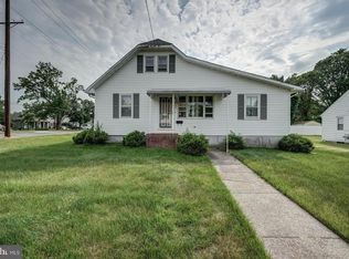 42 S Monroe Ave, Hammonton, NJ 08037