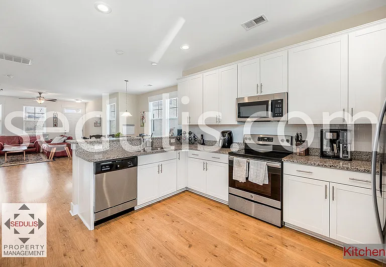 3923 Four Poles Park Dr — Photo 16