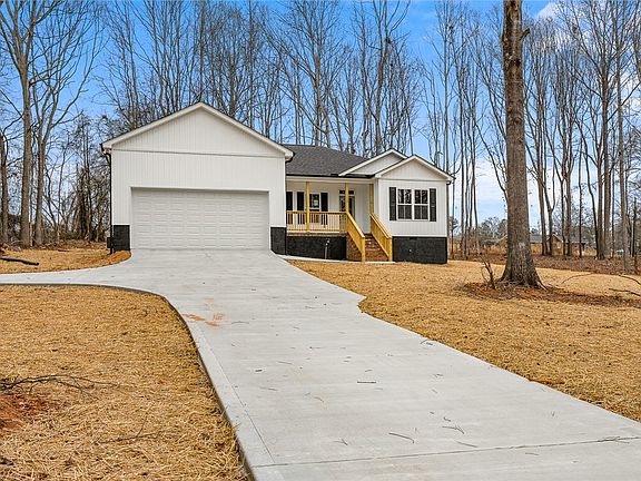 2nd image of 120B Boxwood Ln