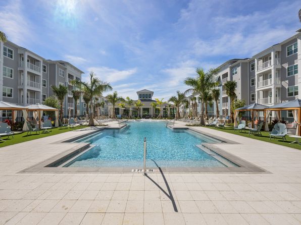 13700 Magnolia Oak Cir N #6-212