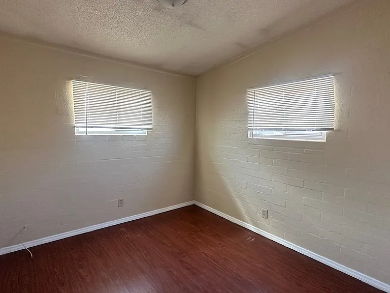 901 Elko Way — Photo 9