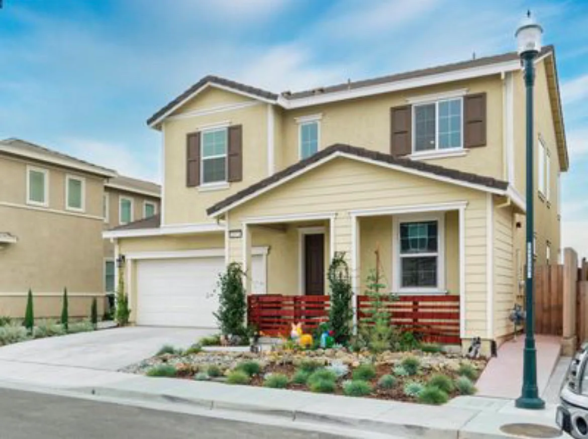 4 bed, 2395 sqft, $3,599 — Photo 1