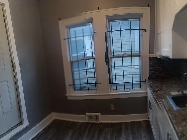 4844 Gray St #C — Photo 5