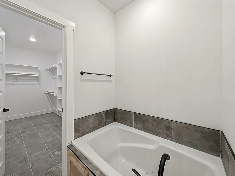 6905 SW Basswood Ave — Photo 8