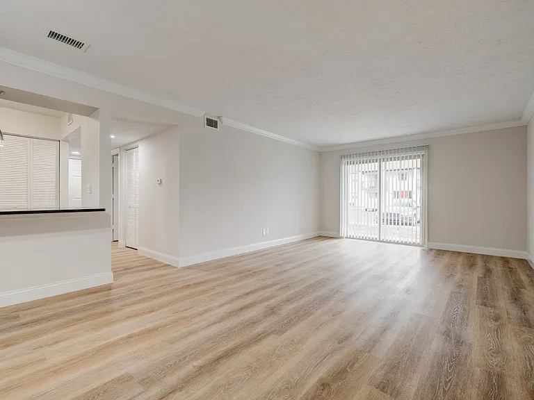 5562 E Virginia St — Photo 8