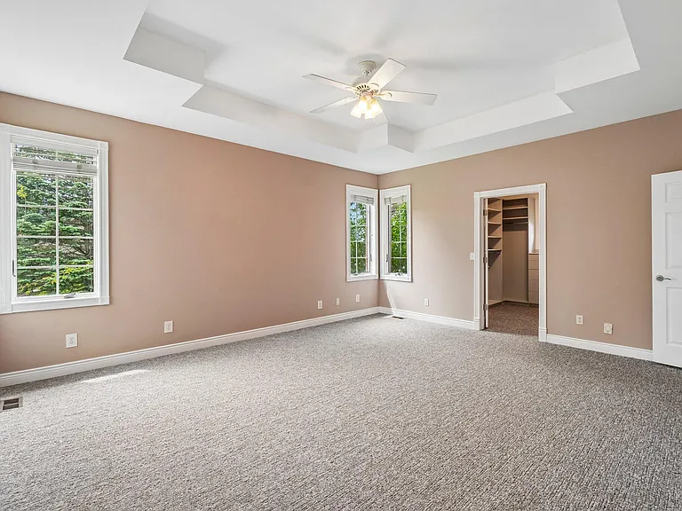 1819 Brookview Dr — Photo 32