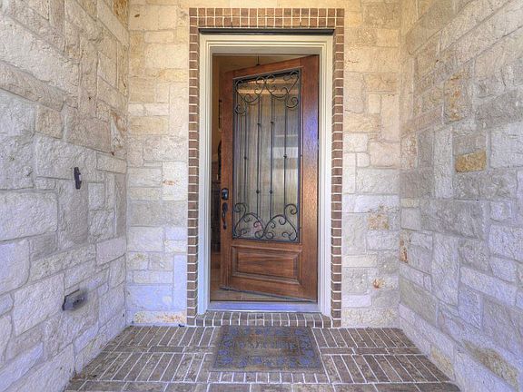 Upgraded front door with large front entrance!
