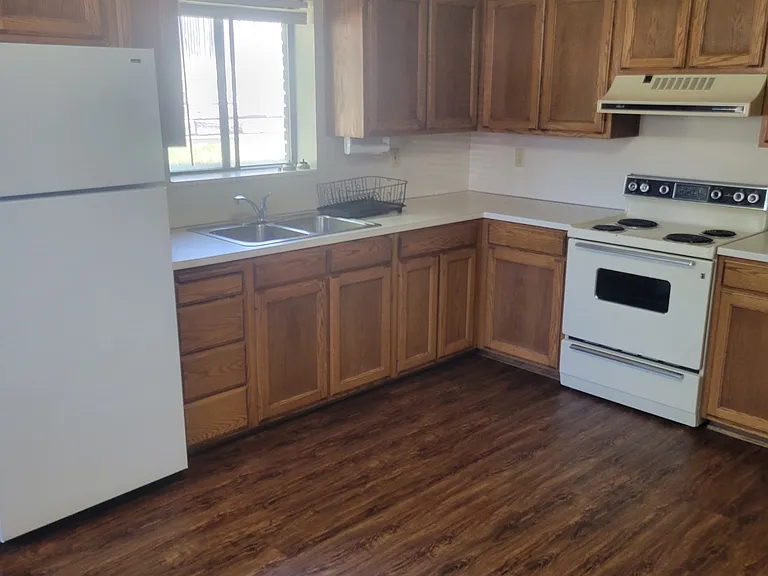 2 Bedroom Ogden Apartment — Photo 2