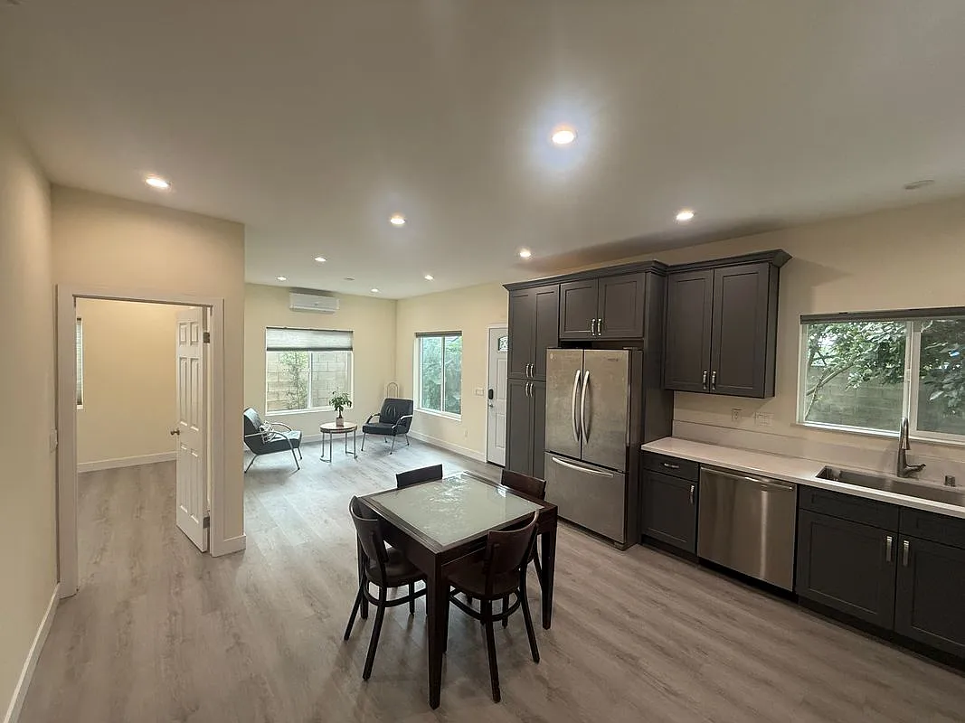 Building Photo - 4902 Temple City Blvd #B