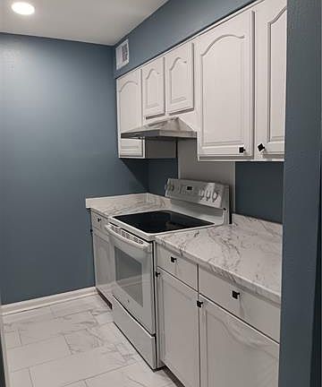 3rd image of 3672 Martinique Ave APT C