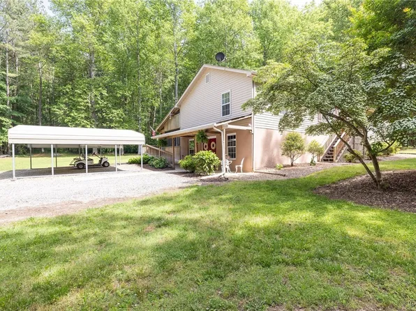 12727 Lodore Rd, Amelia Court House, VA 23002
