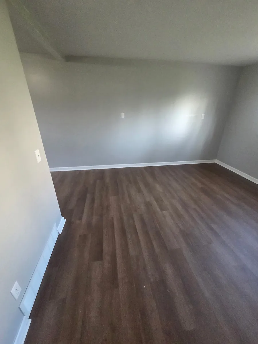 Building Photo - 1040 Bowerman Dr #2
