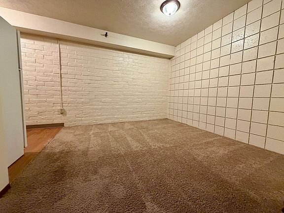 2nd image of 1333 Hunter Rd #106