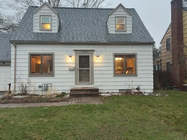 125 Laney Rd, Rochester, NY 14620
