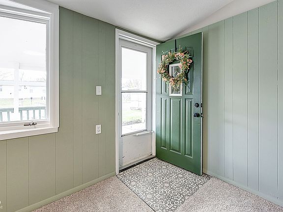 3rd image of 3602 Rosslyn Dr
