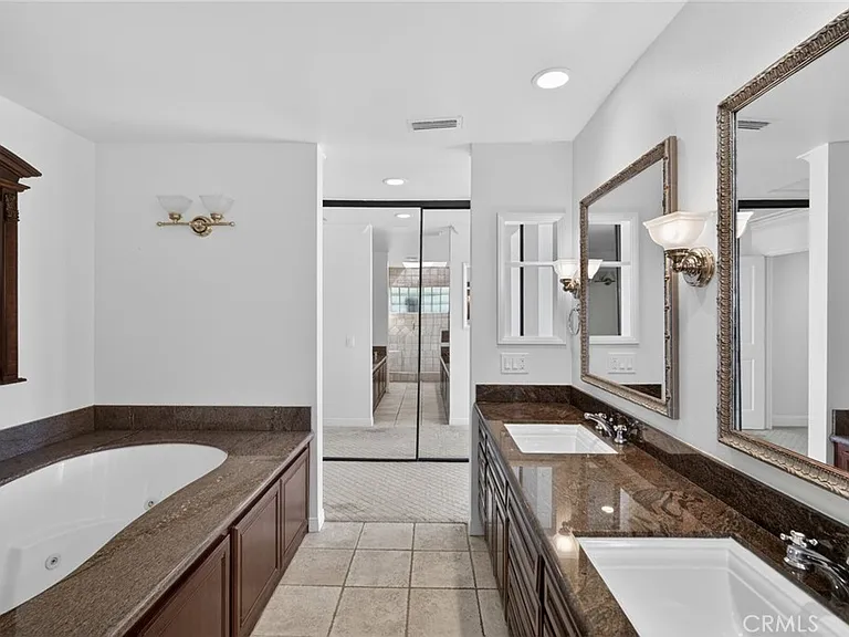 32201 Sea Island Dr — Photo 49