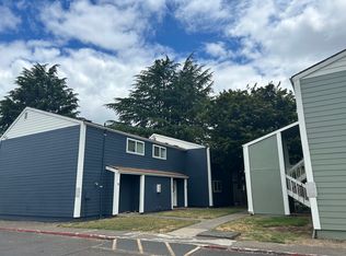 East 9th, Newberg, OR 97132