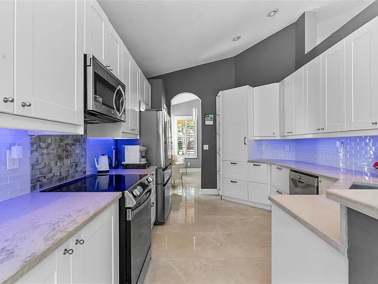 10602 Rochester Way — Photo 11