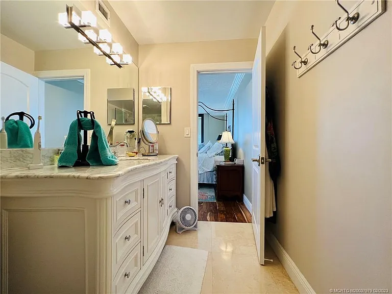 10600 S Ocean Dr #701 — Photo 59