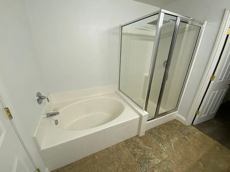 8065 Caspian Moon Dr — Photo 18