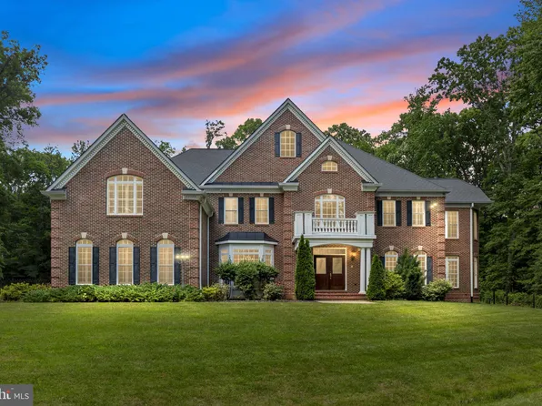 5816 Hallowing Dr, Lorton, VA 22079